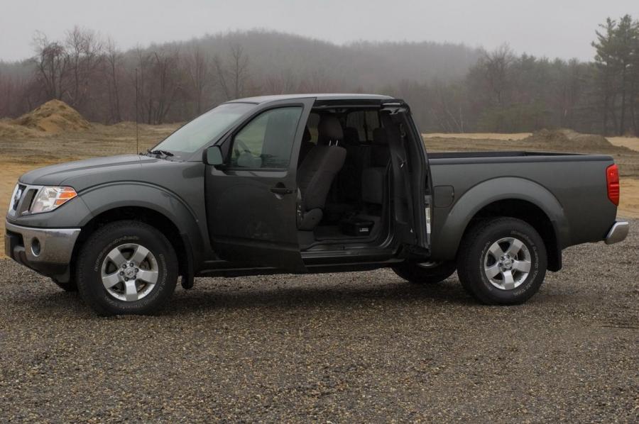  Nissan Frontier 2009 года  (фото 23 из 65)